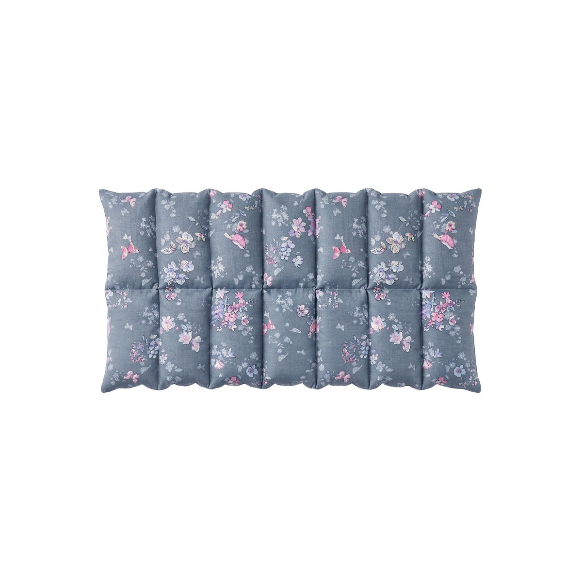 Großes Roggenkissen Blau mit Blümchen und Schmetterlingen – Produktfoto