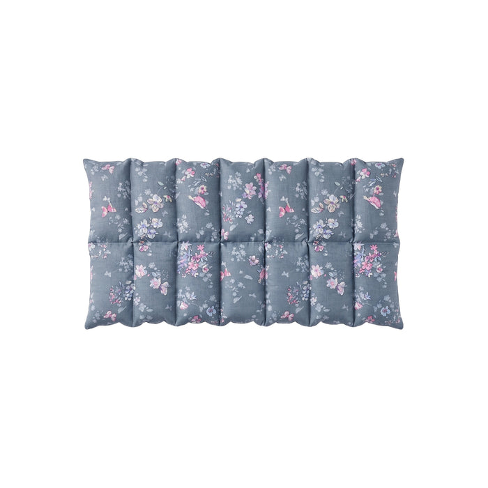 Großes Roggenkissen Blau mit Blümchen und Schmetterlingen – Produktfoto