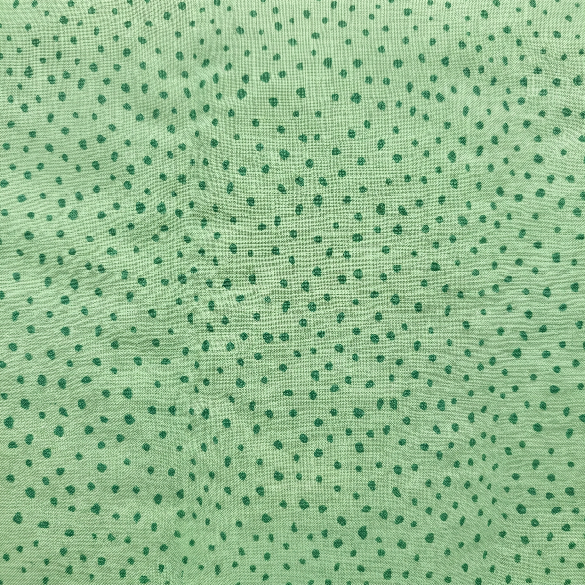 Grüne Tupfen – Stoffdetail
